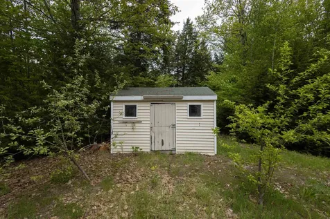 11 Henry Drive Effingham NH 03882-4406