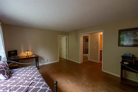 11 Henry Drive Effingham NH 03882-4406