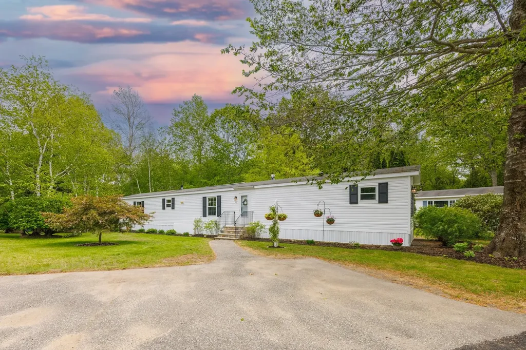 56 Oak Drive North Hampton NH 03862