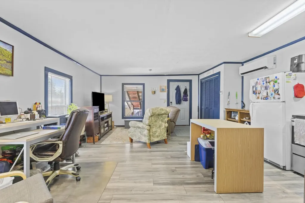 20 Washington Street Conway NH 03818-6042