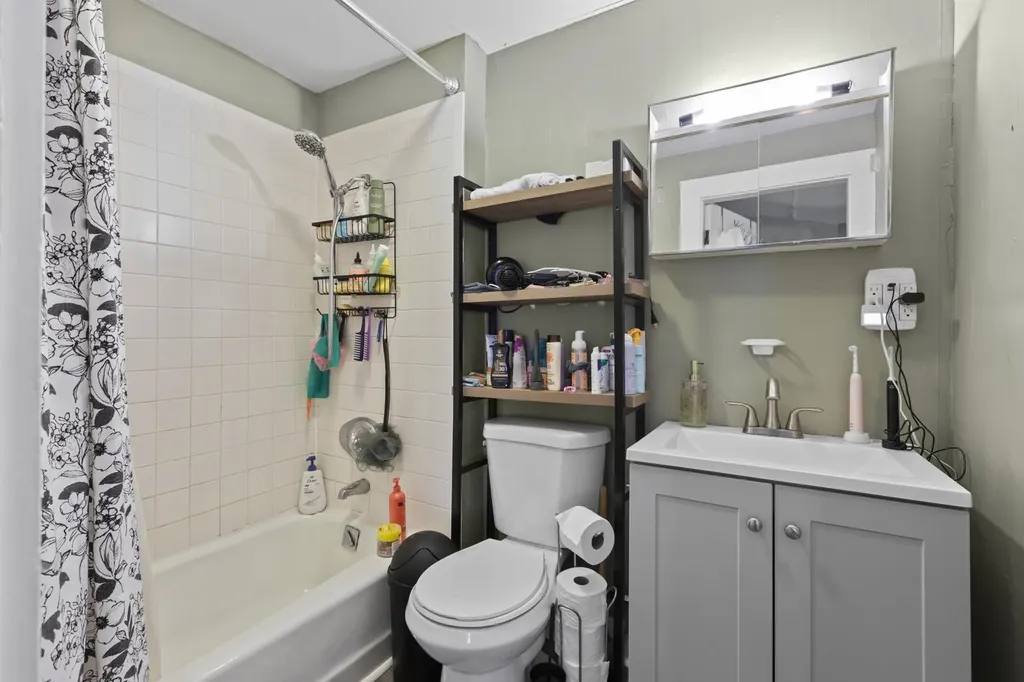 20 Washington Street Conway NH 03818-6042