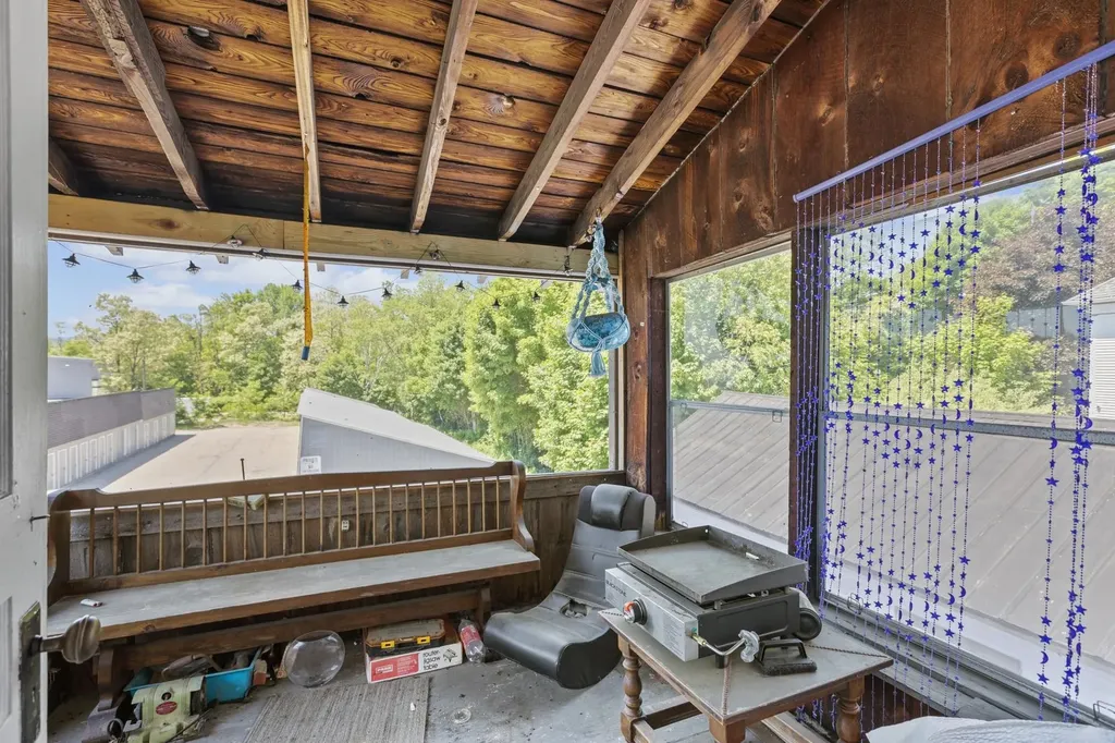 20 Washington Street Conway NH 03818-6042