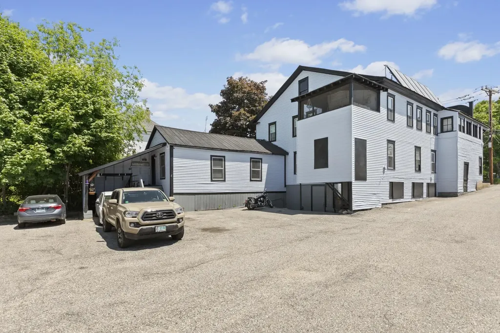 20 Washington Street Conway NH 03818-6042