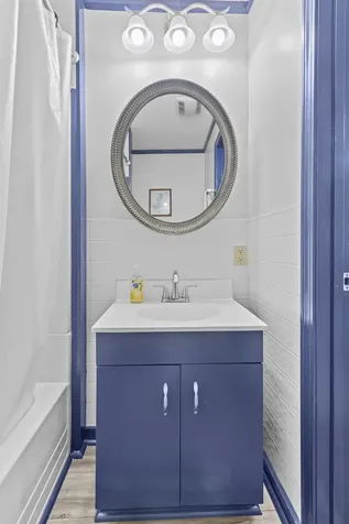 20 Washington Street Conway NH 03818-6042