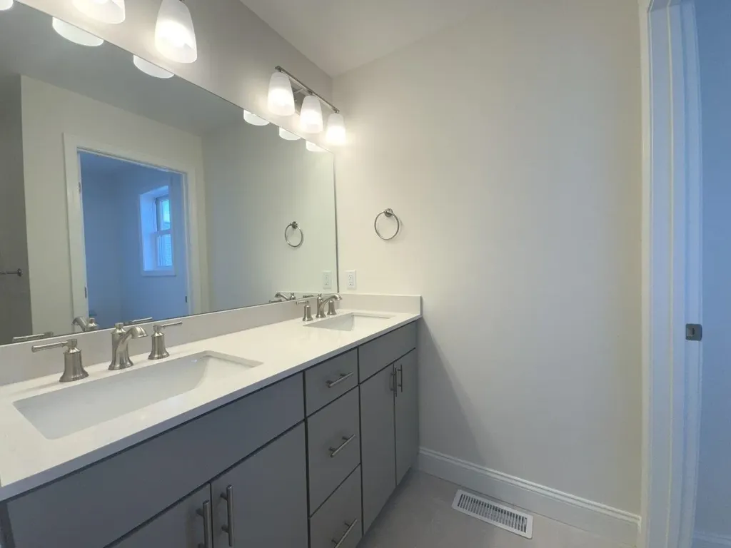 203 Leo Lane South Burlington VT 05403