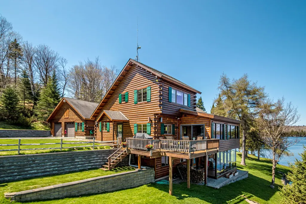 1411 Diamond Pond Road Stewartstown NH 03576