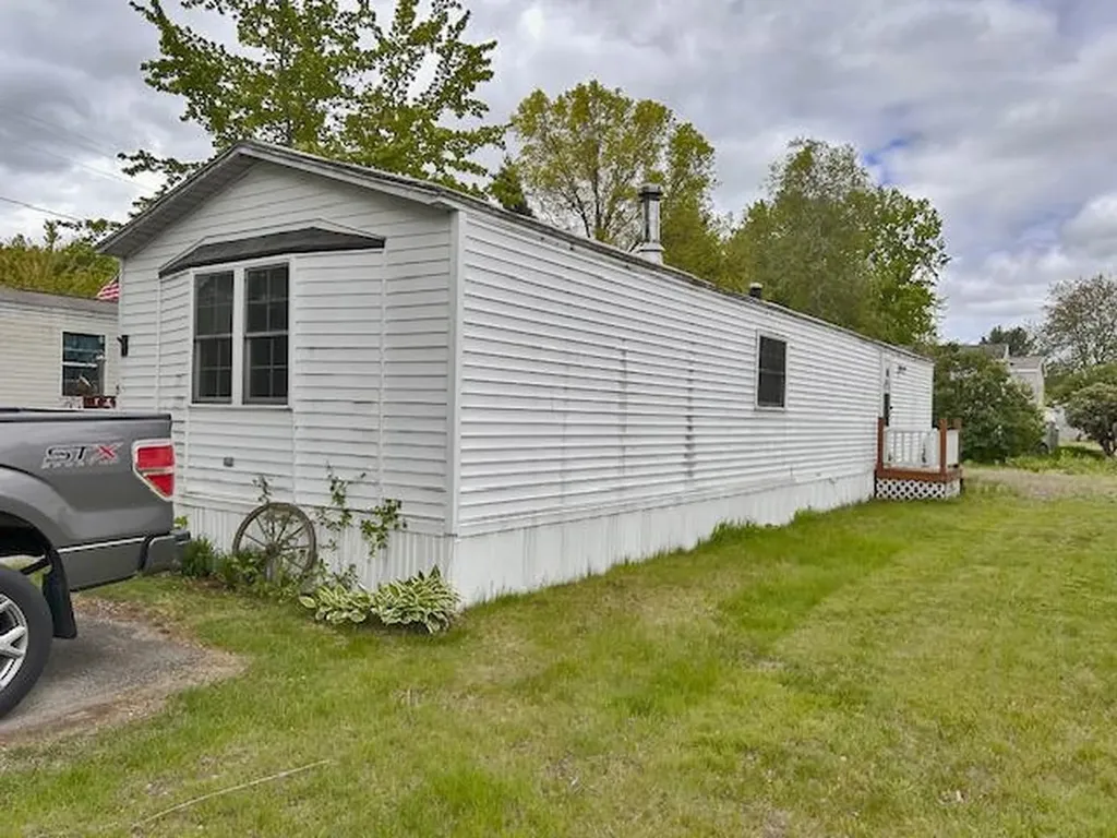 3 Lindenshire Avenue Exeter NH 03833
