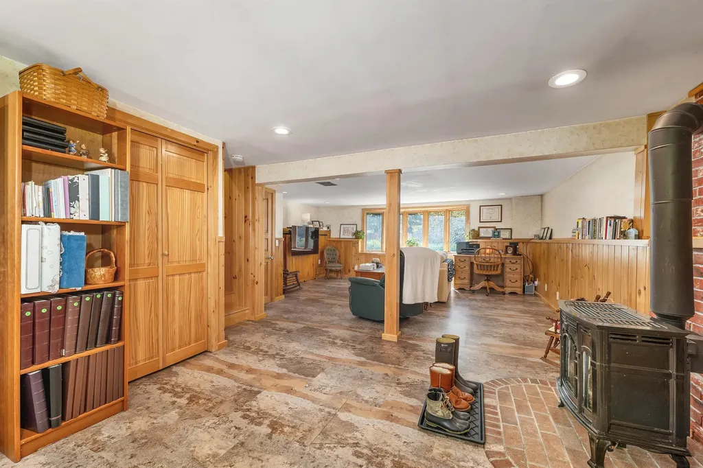 37 Port Wedeln Road Wolfeboro NH 03894