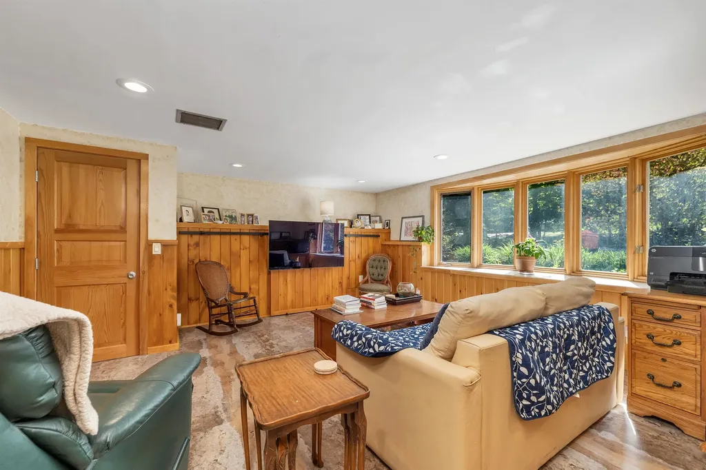 37 Port Wedeln Road Wolfeboro NH 03894