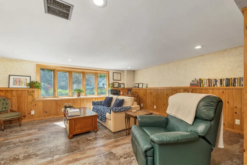 37 Port Wedeln Road Wolfeboro NH 03894