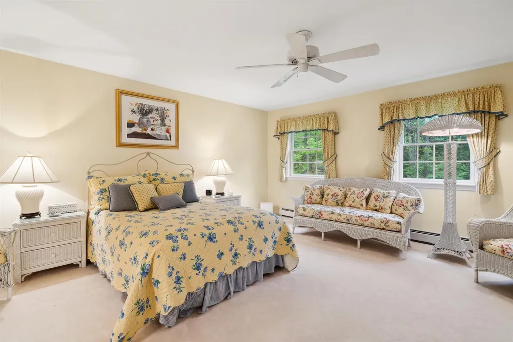 126 Primrose Lane Hartford VT 05059