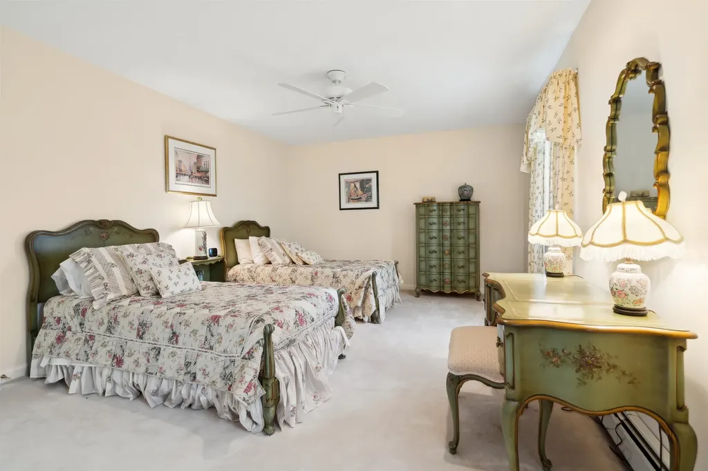 126 Primrose Lane Hartford VT 05059