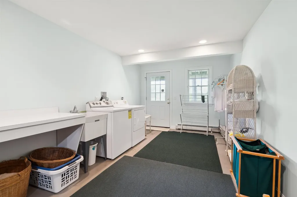 126 Primrose Lane Hartford VT 05059