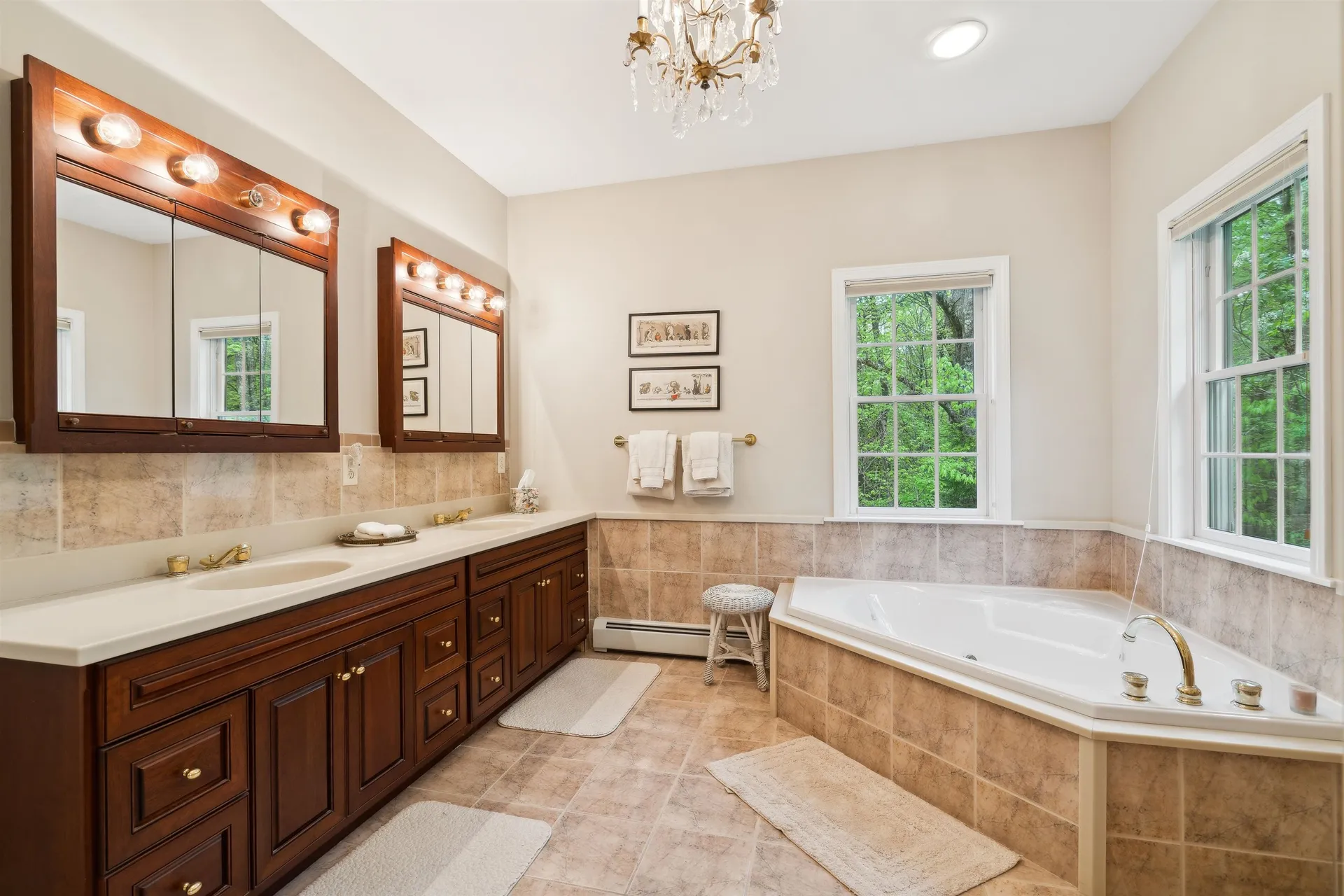 126 Primrose Lane Hartford VT 05059