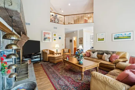 126 Primrose Lane Hartford VT 05059