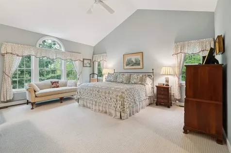 126 Primrose Lane Hartford VT 05047