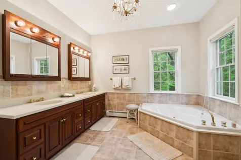 126 Primrose Lane Hartford VT 05047