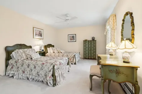 126 Primrose Lane Hartford VT 05047