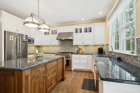 126 Primrose Lane Hartford VT 05047