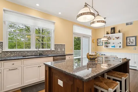 126 Primrose Lane Hartford VT 05047