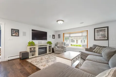 12 Pine Hill Avenue Goffstown NH 03045