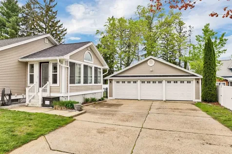 12 Pine Hill Avenue Goffstown NH 03045