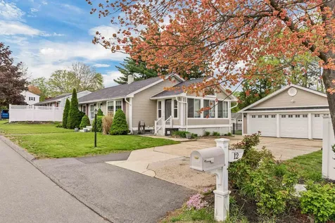 12 Pine Hill Avenue Goffstown NH 03045
