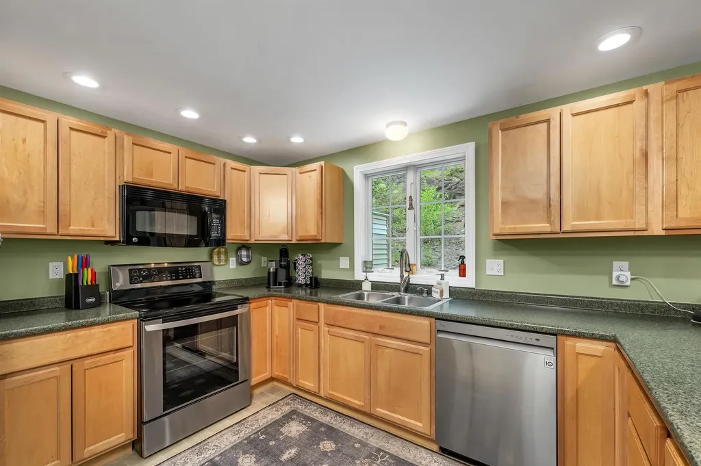 9 O'malley Drive Milton NH 03851