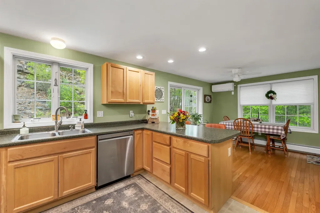 9 O'malley Drive Milton NH 03851