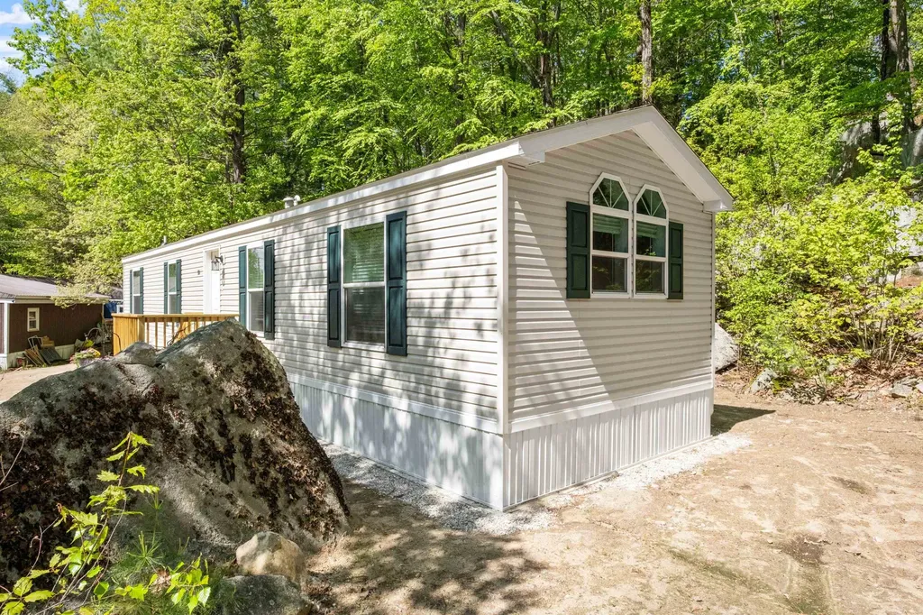 10 Fullam Circle Allenstown NH 03275