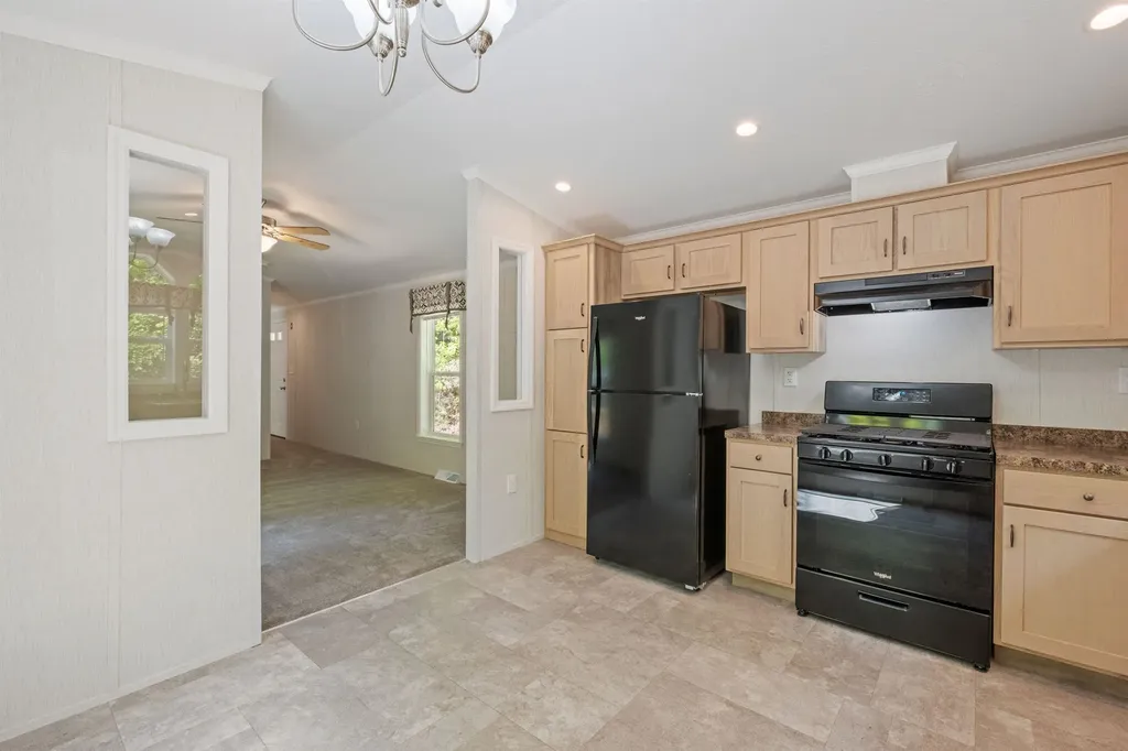 10 Fullam Circle Allenstown NH 03275