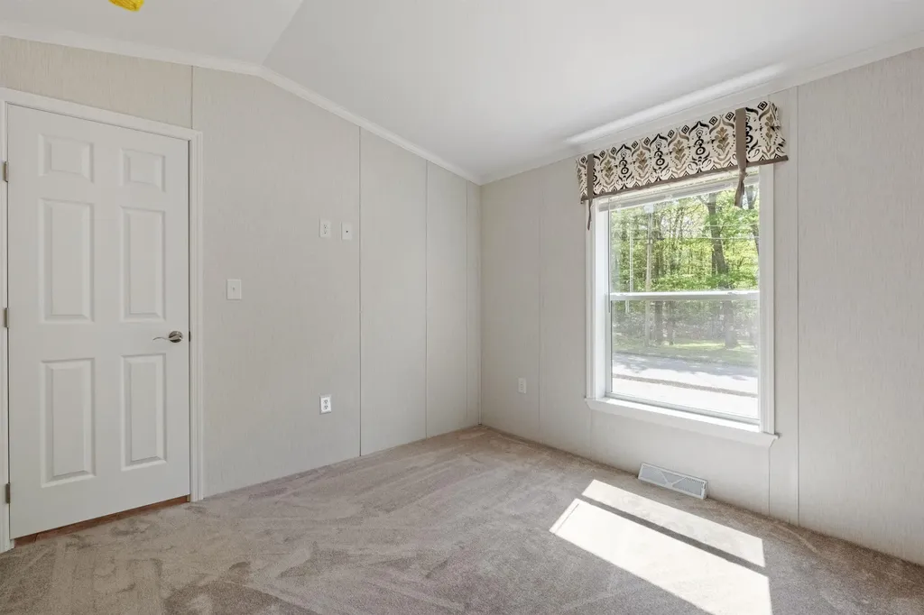 10 Fullam Circle Allenstown NH 03275