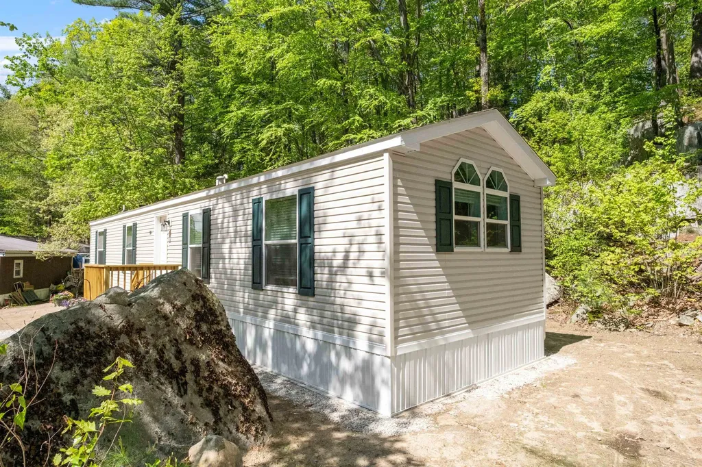 10 Fullam Circle Allenstown NH 03275