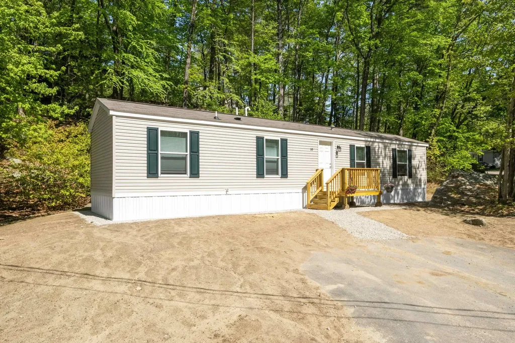 10 Fullam Circle Allenstown NH 03275