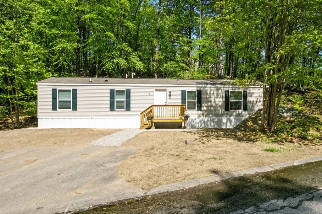 10 Fullam Circle Allenstown NH 03275