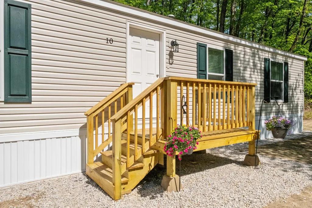 10 Fullam Circle Allenstown NH 03275