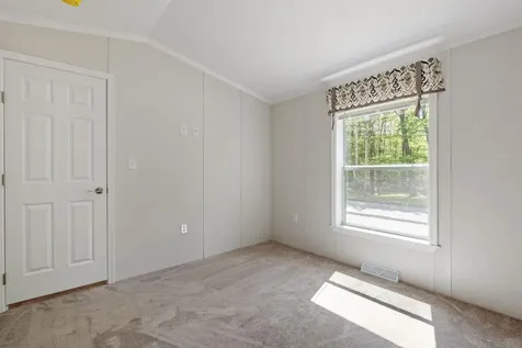 10 Fullam Circle Allenstown NH 03275