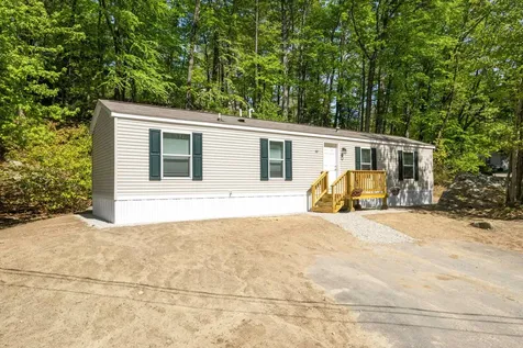 10 Fullam Circle Allenstown NH 03275