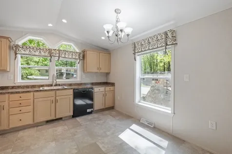 10 Fullam Circle Allenstown NH 03275