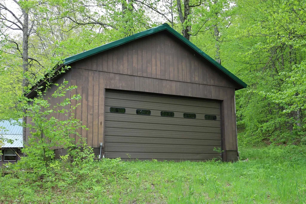 841 Farrar Road Chester VT 05143