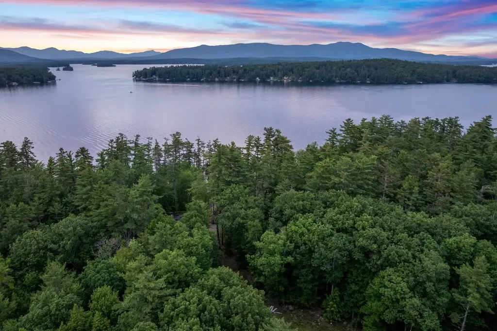 26 Lovejoy Lane Meredith NH 03253