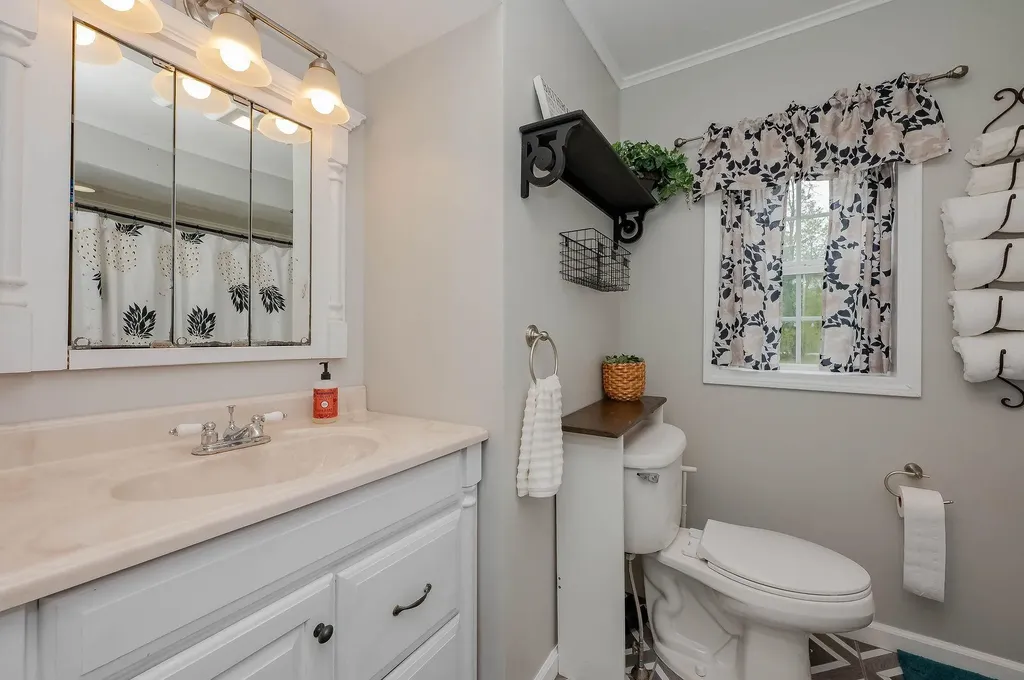 25 Kings Highway Middleton NH 03887