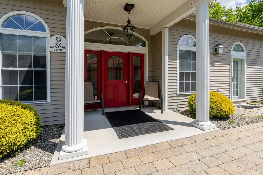 26 Lantern Lane Kingston NH 03848