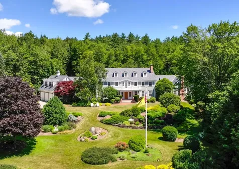 373 Lakeshore Drive New London NH 03257