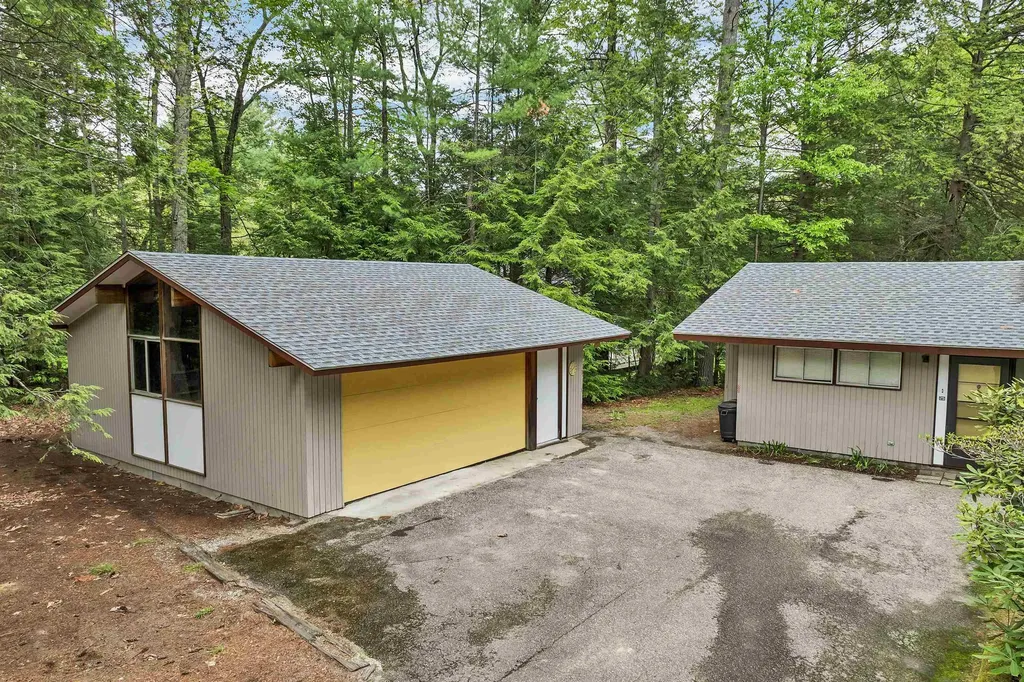25 Wendover Way Bedford NH 03110