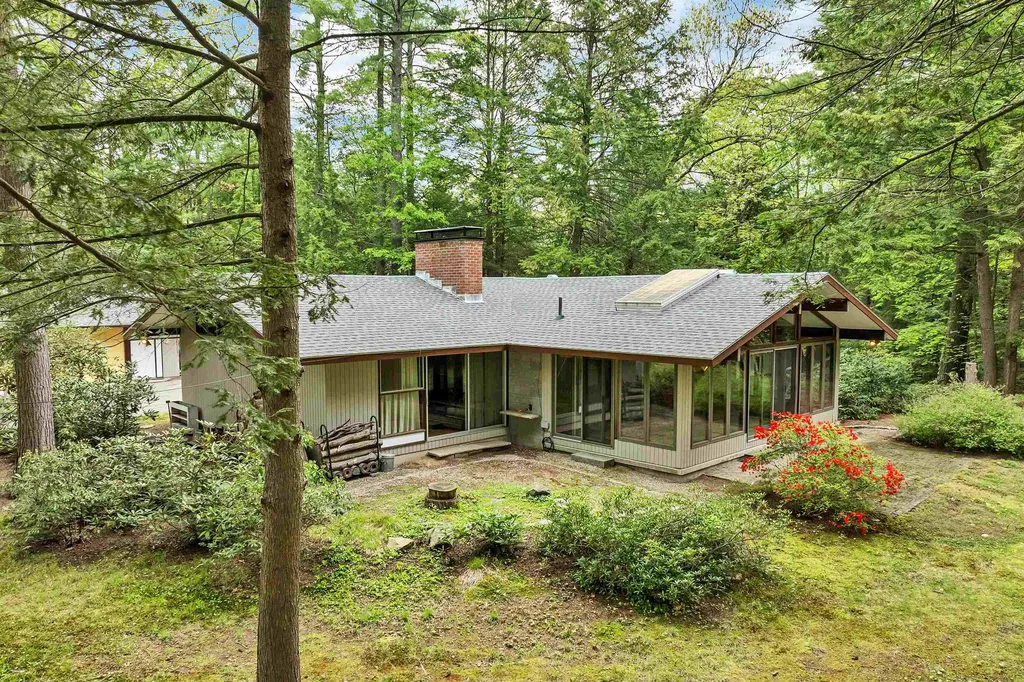25 Wendover Way Bedford NH 03110