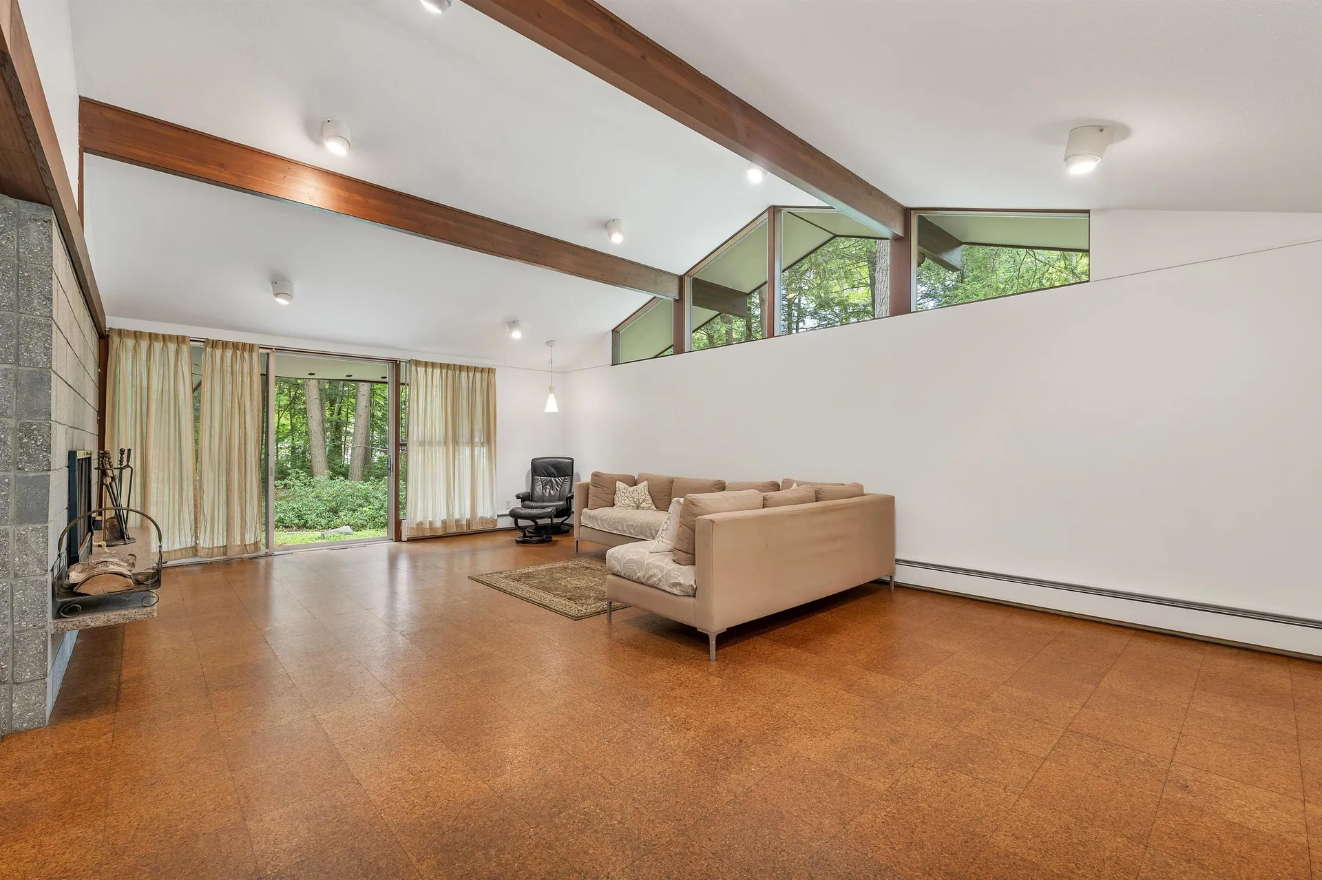 25 Wendover Way Bedford NH 03110