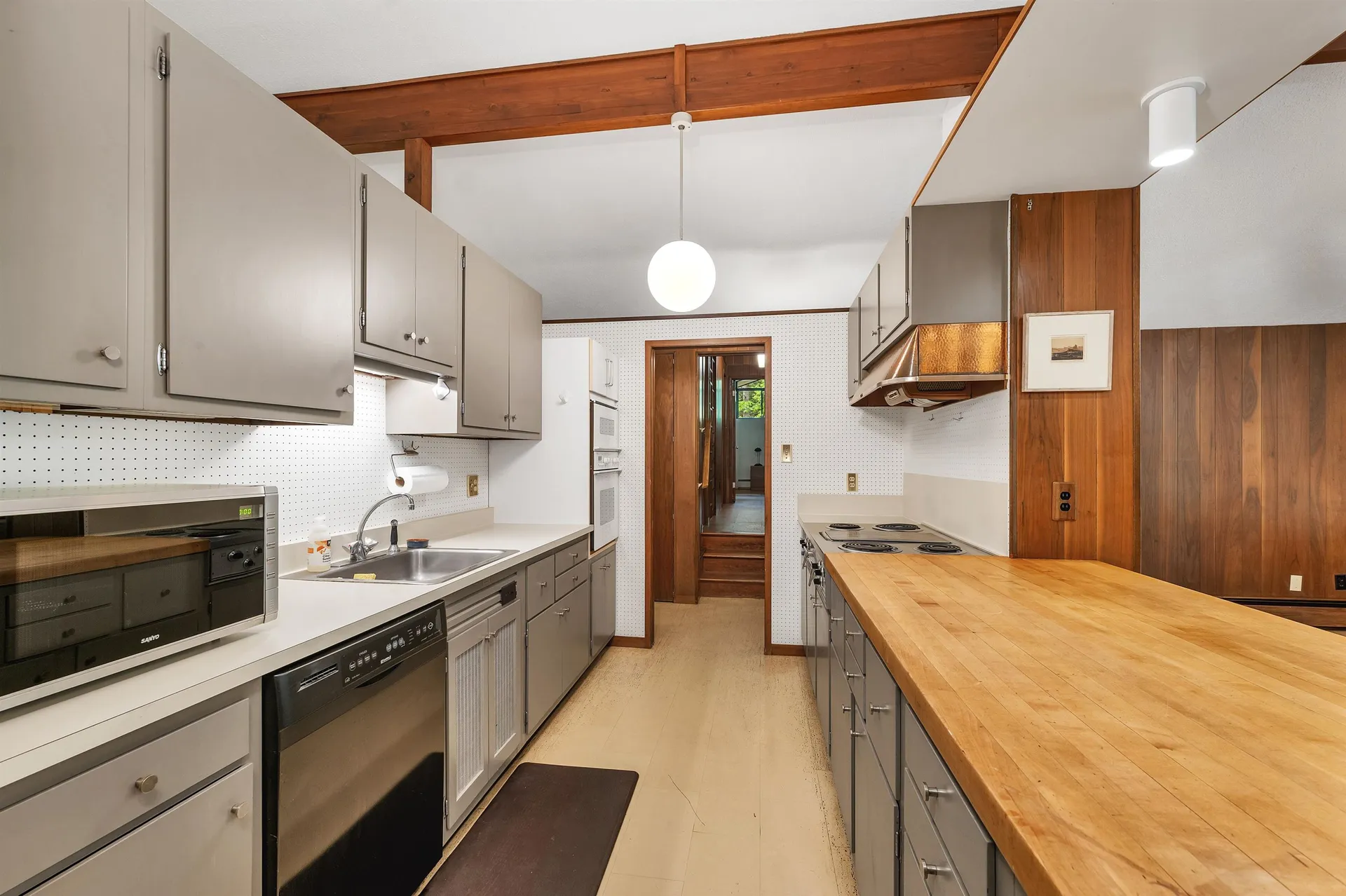 25 Wendover Way Bedford NH 03110
