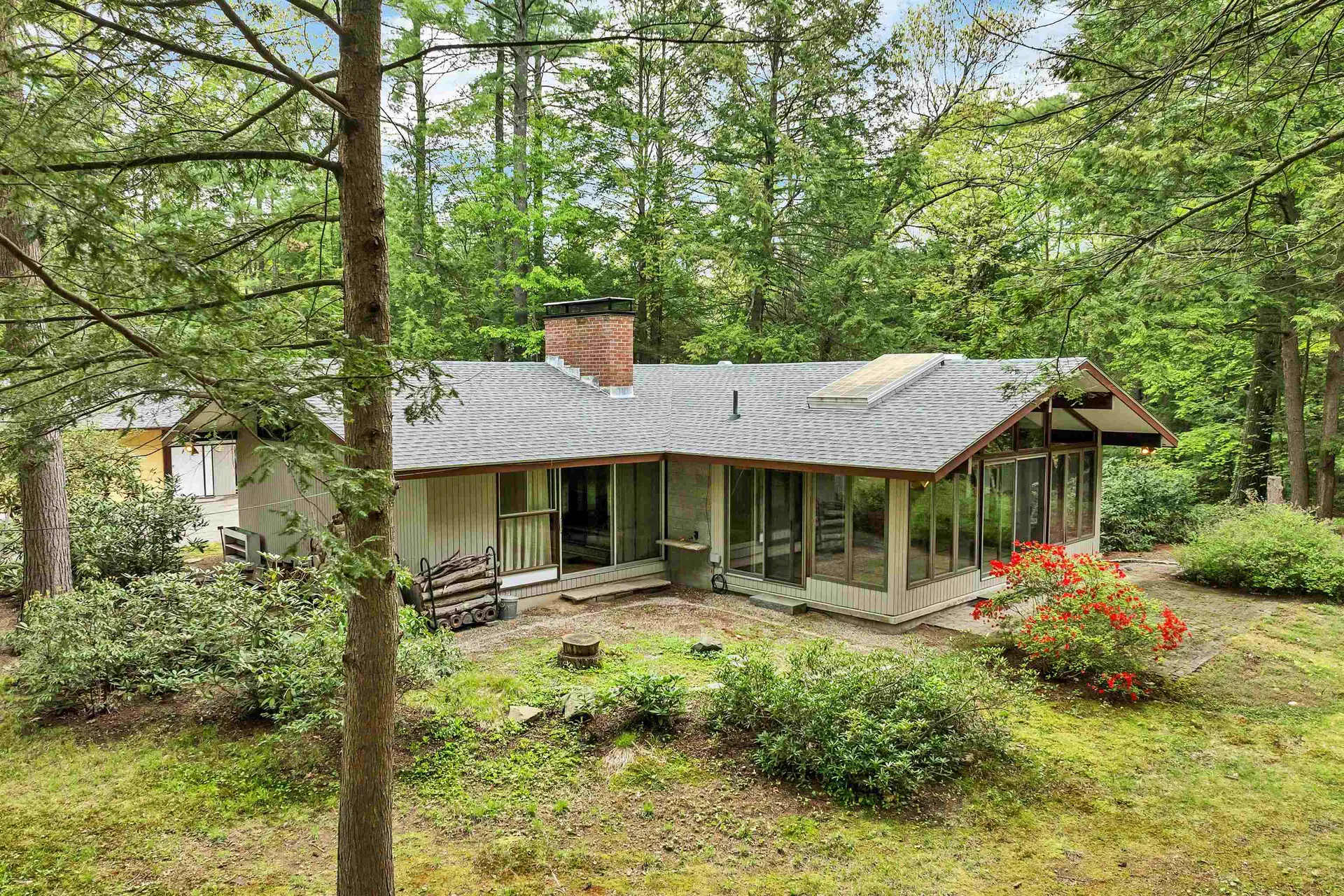 25 Wendover Way Bedford NH 03110