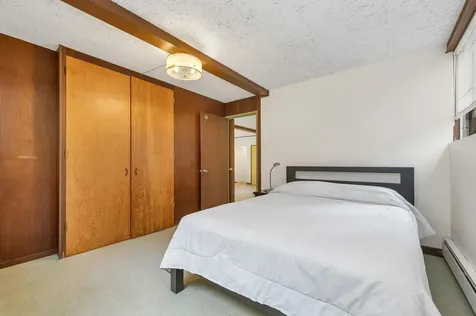 25 Wendover Way Bedford NH 03110